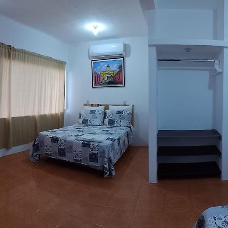 Apartamentos Mundo Maya Habitaciones Flores Buitenkant foto
